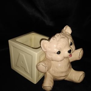50's Bear planter. Excellent condition.